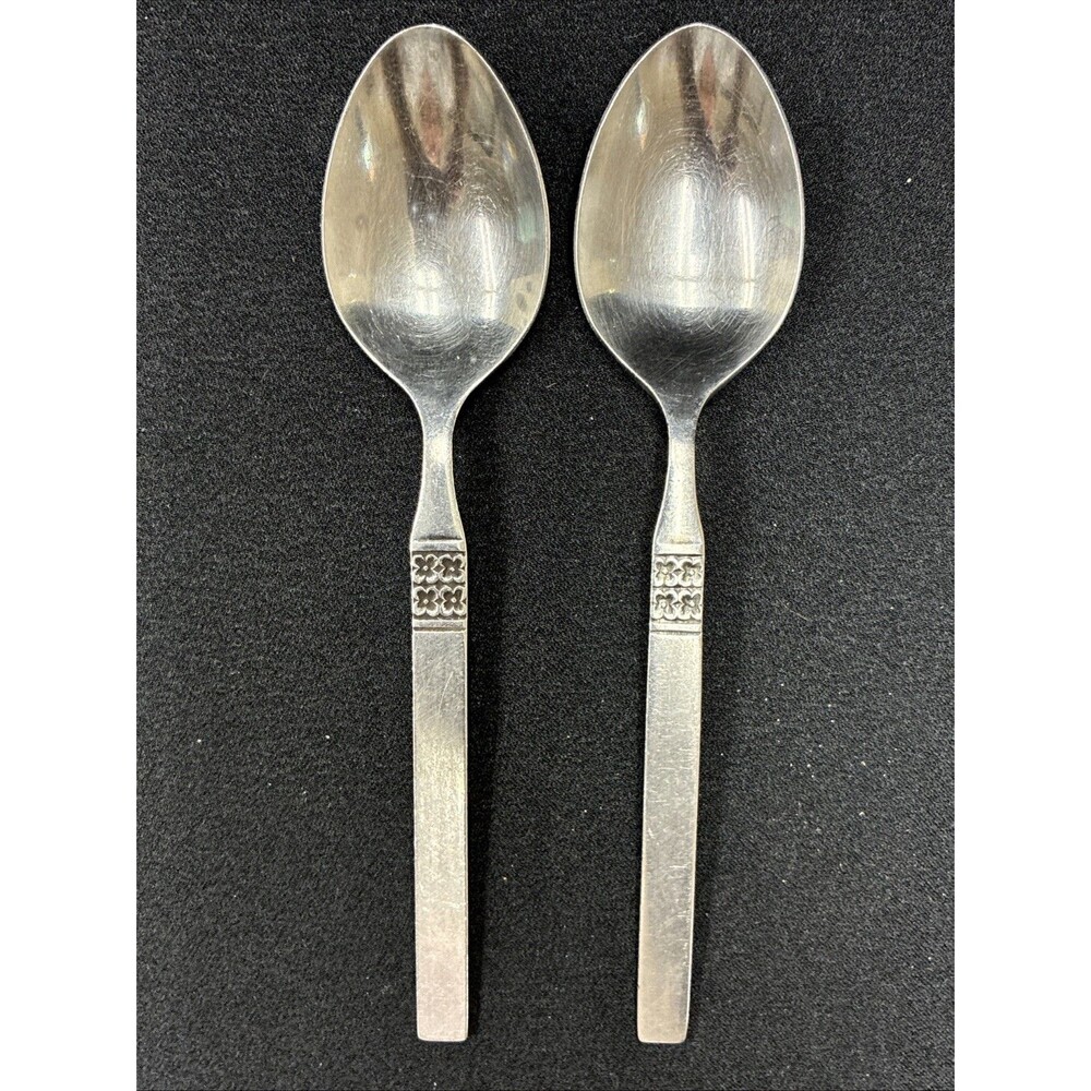 Lot/2 Oneida Danish Fling Northland Stainless Teaspoons 4-leaf floral MCM Korea